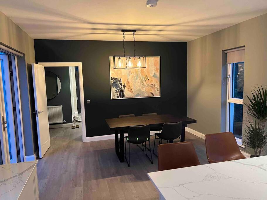 3 Bed Rooms Vip Family House ดับลิน ภายนอก รูปภาพ