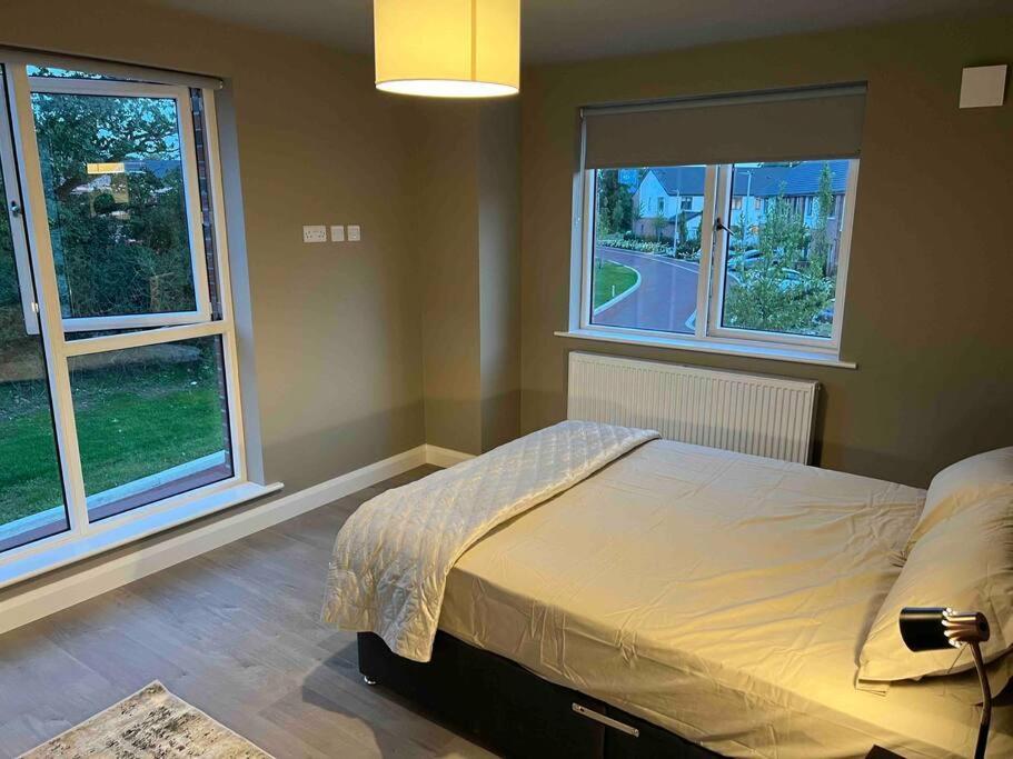 3 Bed Rooms Vip Family House ดับลิน ภายนอก รูปภาพ