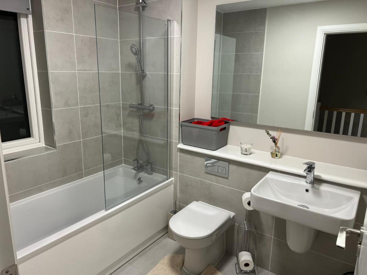 3 Bed Rooms Vip Family House ดับลิน ภายนอก รูปภาพ